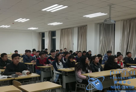 同学观影 计算机院 冯涛 摄