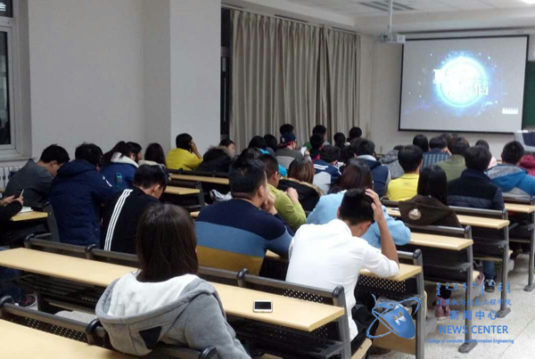 观影现场 倪雅丽 摄