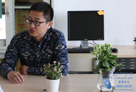 乌老师讲话中 计算机院 秦一 摄