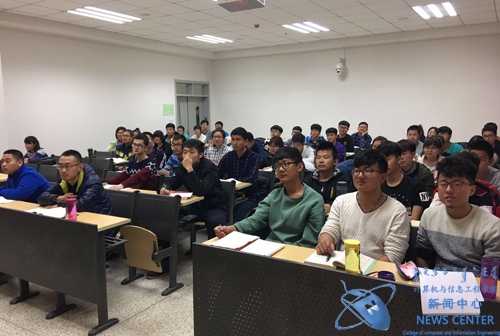 计算机科学与技术专业学生 计算机学院 祁铭星 摄