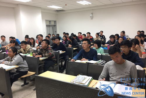 物联网工程专业学生 计算机学院 祁铭星 摄