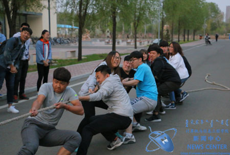 激烈的比赛 计算机学院 祁铭星 摄