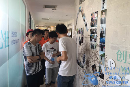 同学们参观优才创智公司 计算机学院 冯柏杨 摄