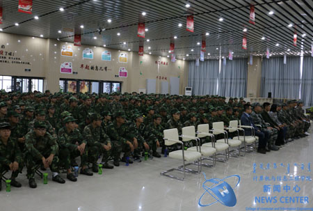 大会现场 计算机学院 祁铭星 摄