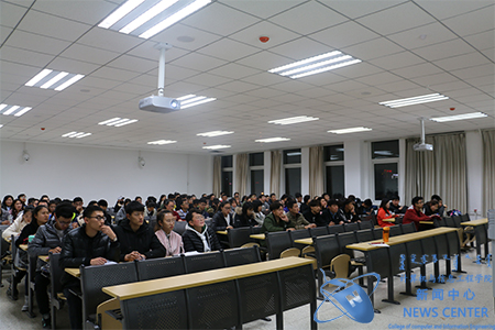 同学们认真听讲 计算机学院 王佳琦 摄
