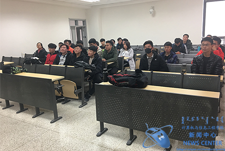 同学们认真听讲 计算机学院 崔鑫瑶 摄