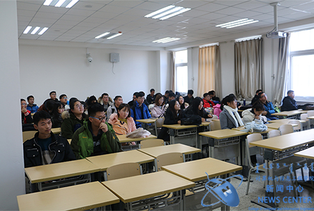全体同学 计算机学院 姜禄 摄
